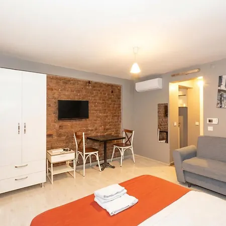 Leon Apartmán *