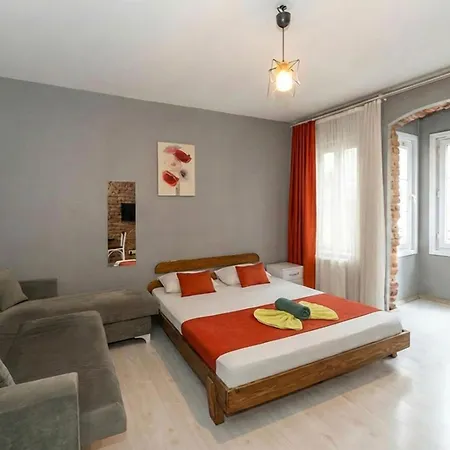 Leon Apartmán