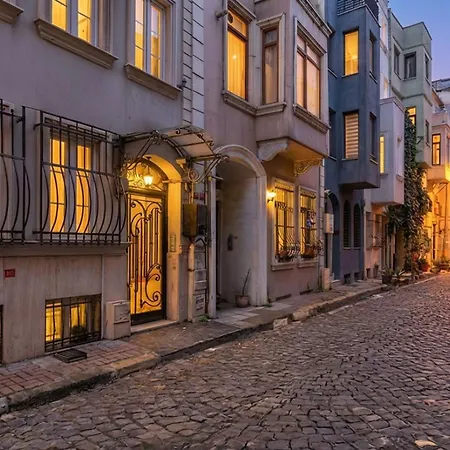 Leon Istanbul