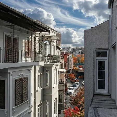 Leon Istanbul
