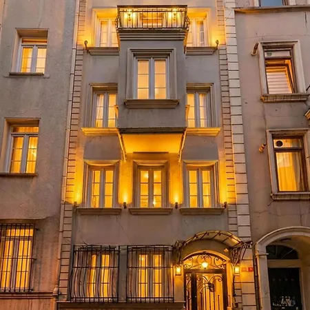 Leon * Istanbul